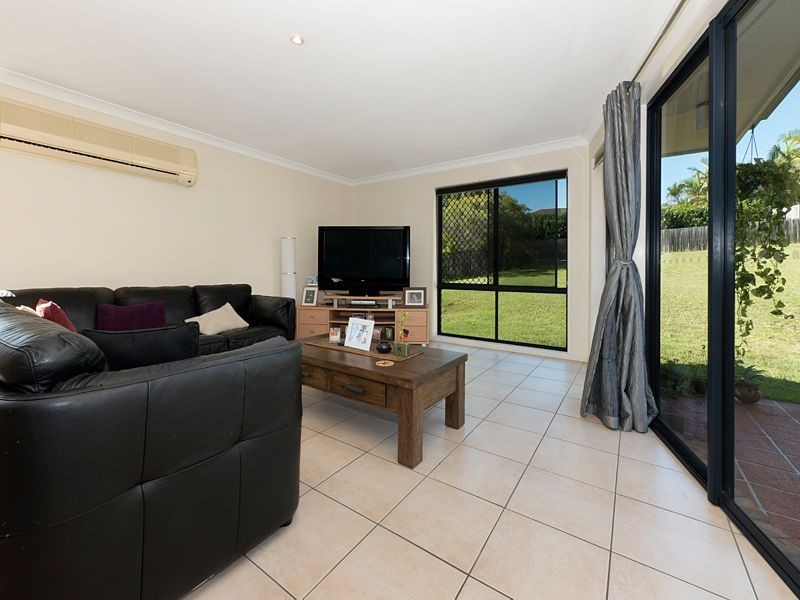 42 Gibson Crescent, Bellbowrie QLD 4070