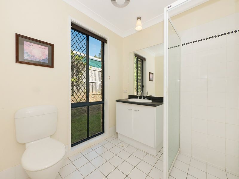 42 Gibson Crescent, Bellbowrie QLD 4070