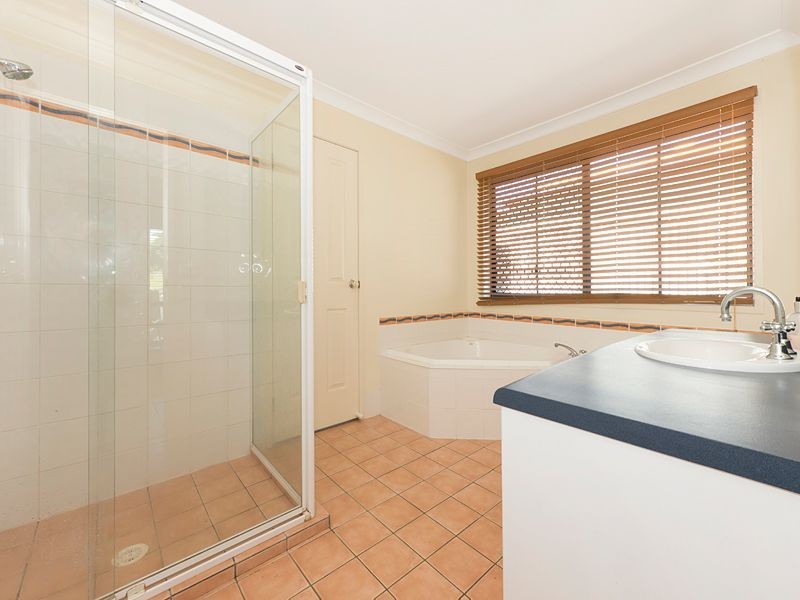 42 Gibson Crescent, Bellbowrie QLD 4070