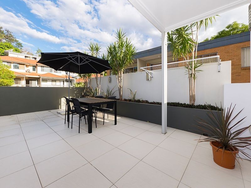 201/28 Dengate Lane, St Lucia QLD 4067