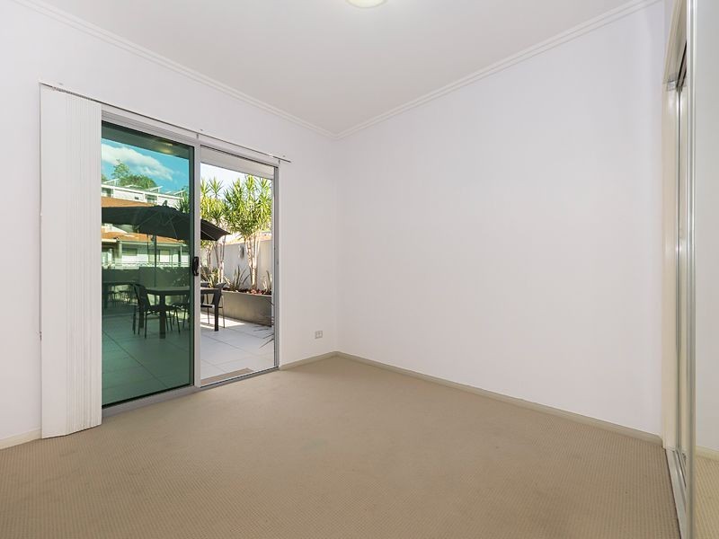 201/28 Dengate Lane, St Lucia QLD 4067