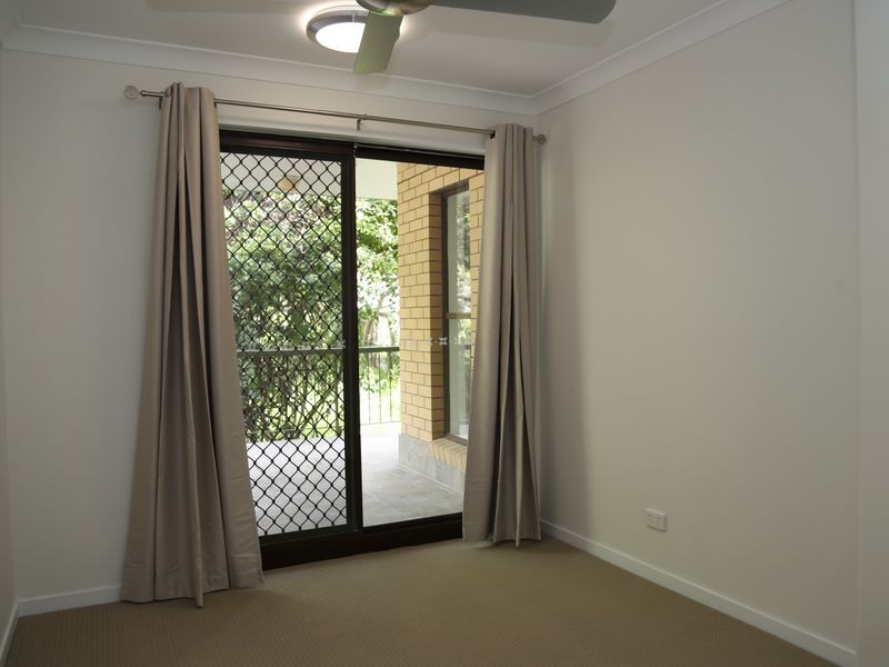 2/11 Frederick Street, Taringa QLD 4068