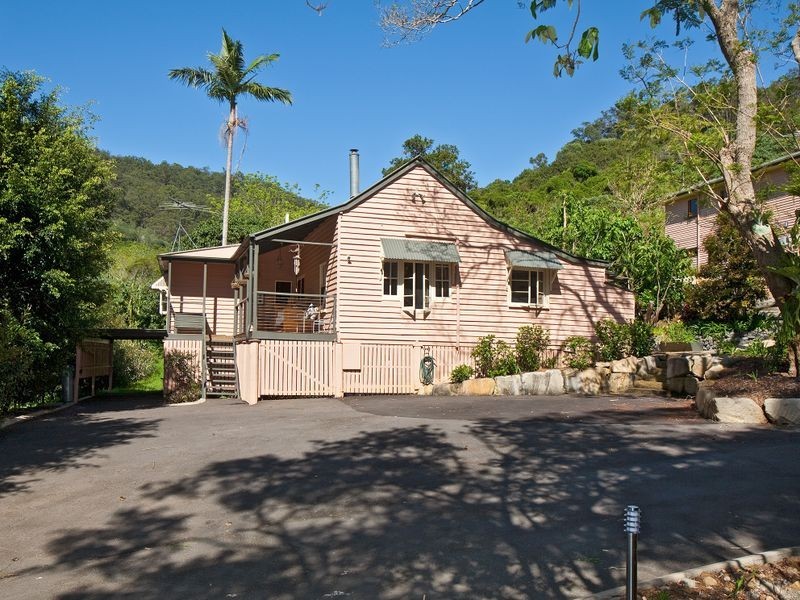 210 Pacey Road, Upper Brookfield QLD 4069