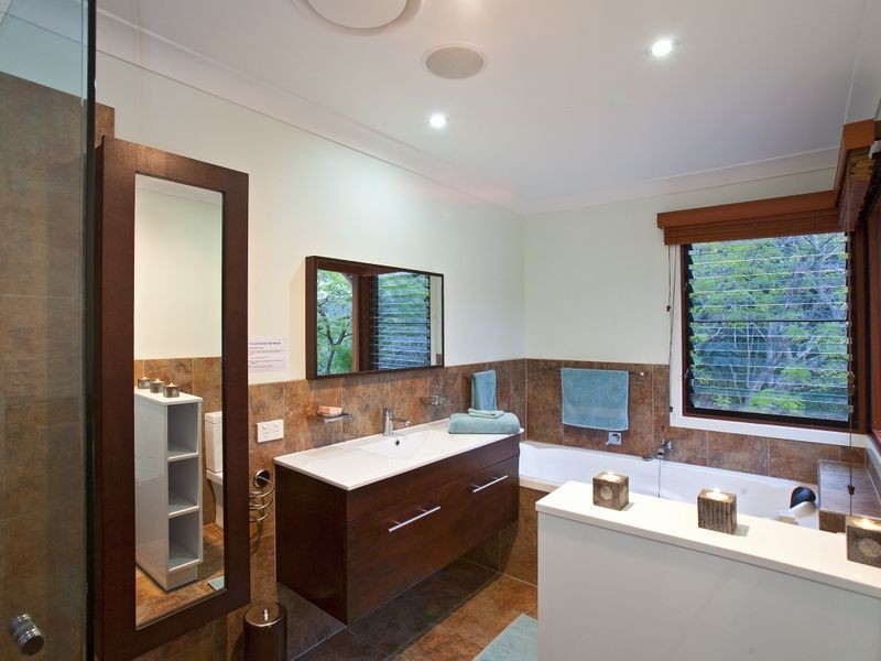 210 Pacey Road, Upper Brookfield QLD 4069