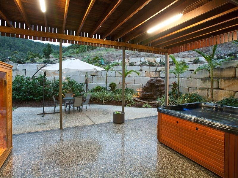 210 Pacey Road, Upper Brookfield QLD 4069