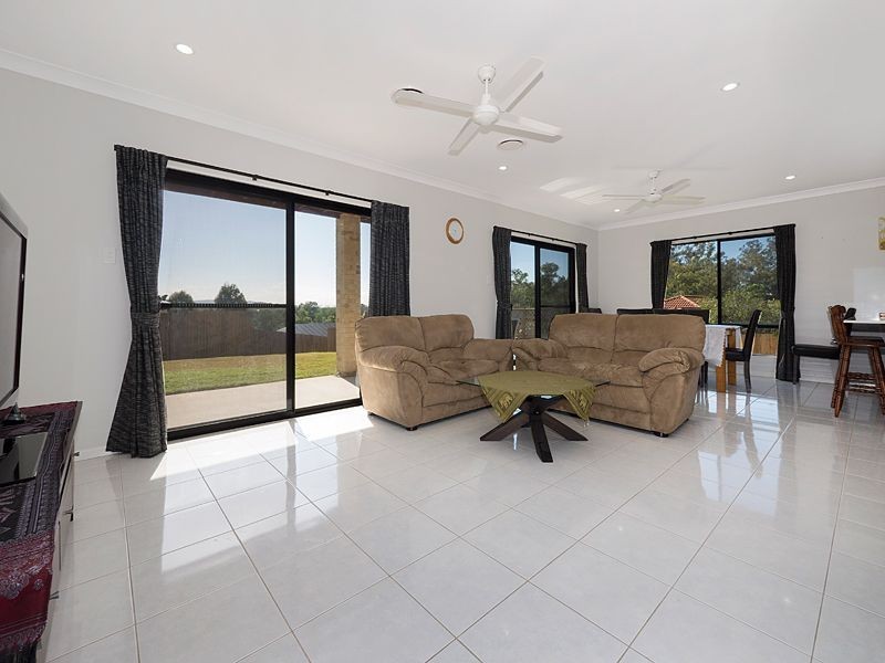 19 Grange Place, Moggill QLD 4070
