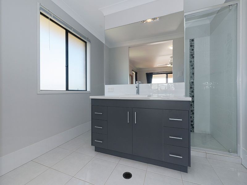 19 Grange Place, Moggill QLD 4070