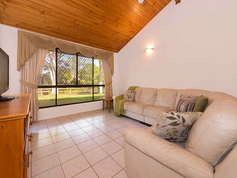 50 Pinkwood Street, Bellbowrie QLD 4070