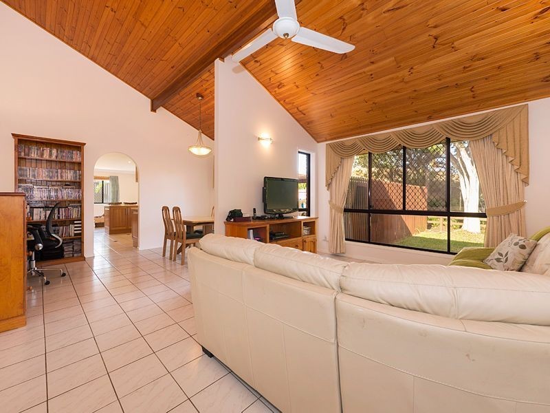 50 Pinkwood Street, Bellbowrie QLD 4070