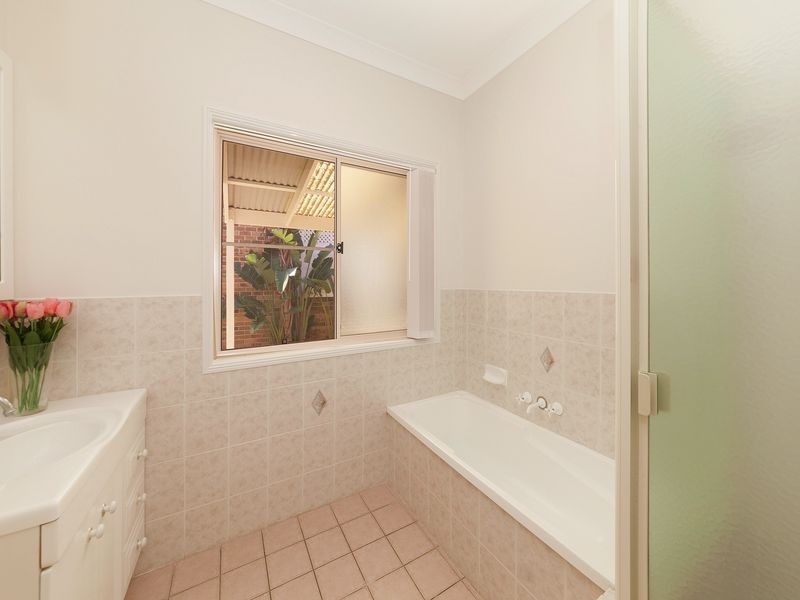 9a Jewel Street, Kenmore QLD 4069