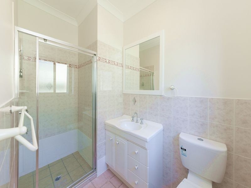 9a Jewel Street, Kenmore QLD 4069