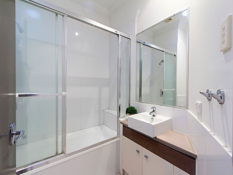 5/26 Lambert Road, Indooroopilly QLD 4068