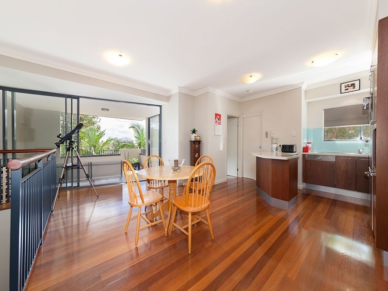 2/60 Kensington Terrace, Toowong QLD 4066