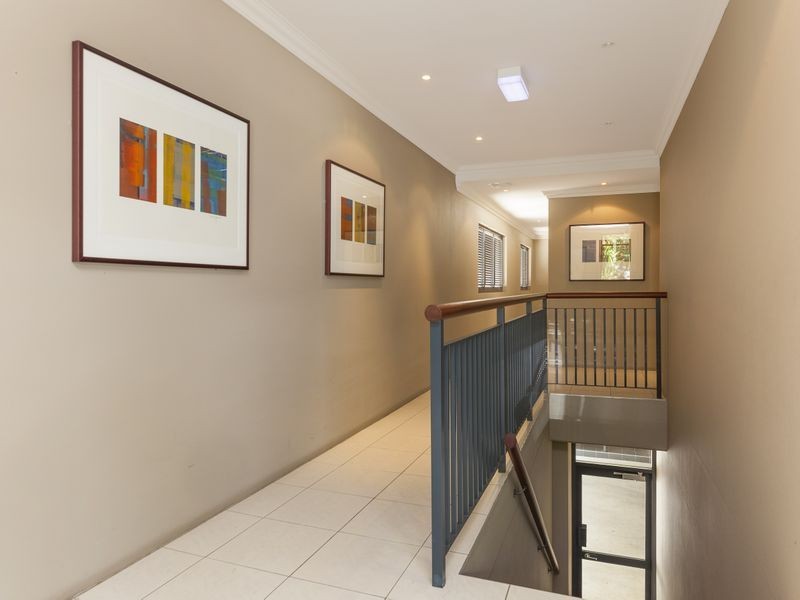 2/60 Kensington Terrace, Toowong QLD 4066