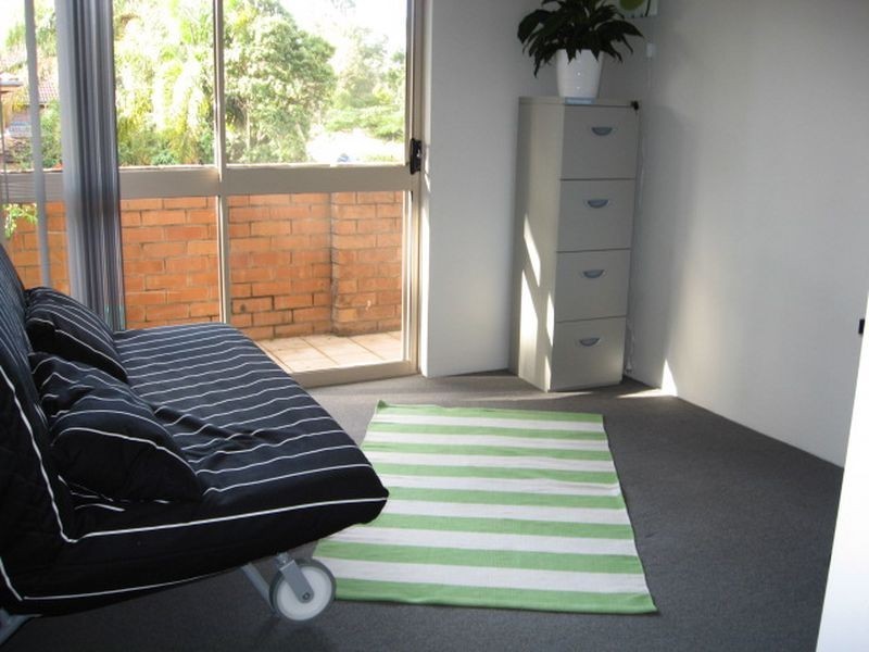 8/8 Carr Street, St Lucia QLD 4067