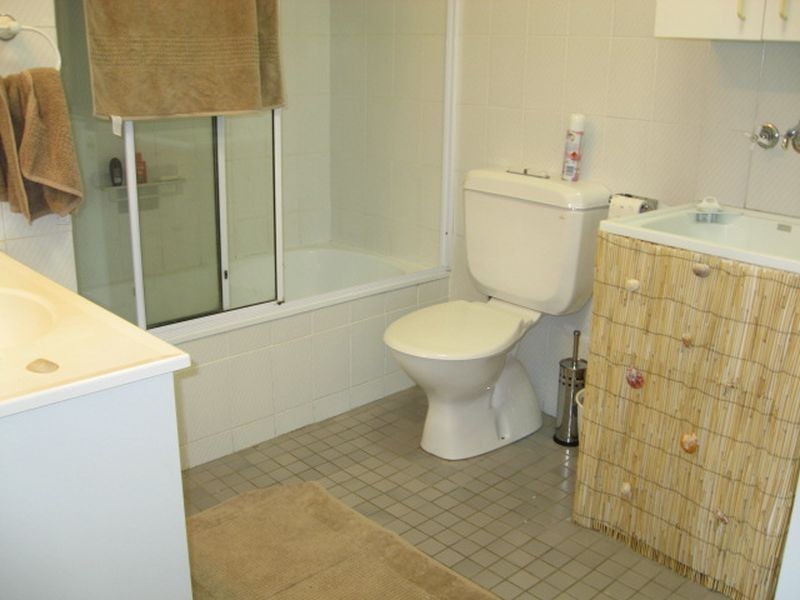 8/8 Carr Street, St Lucia QLD 4067