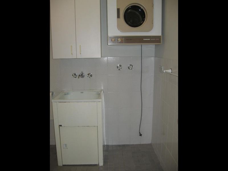 8/8 Carr Street, St Lucia QLD 4067