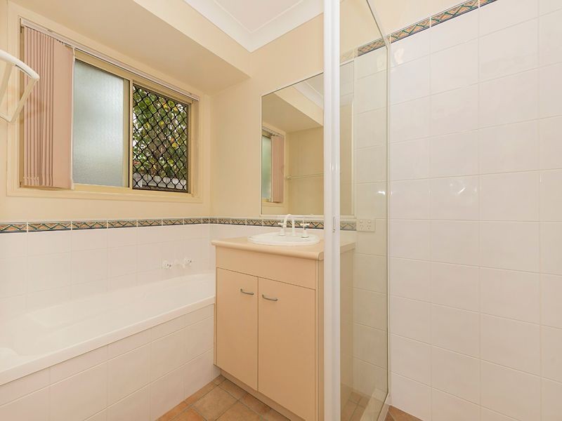 7 Volterra Place, Moggill QLD 4070