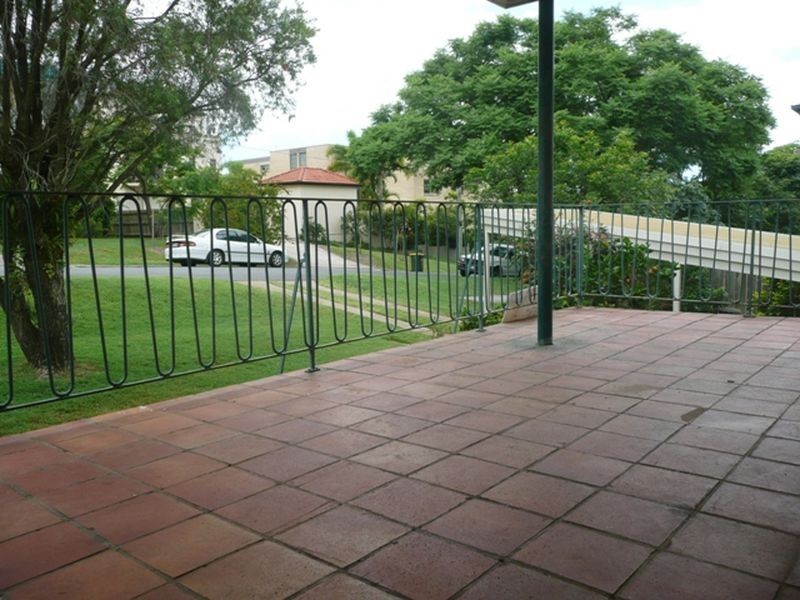 53 Sisley Street, St Lucia QLD 4067
