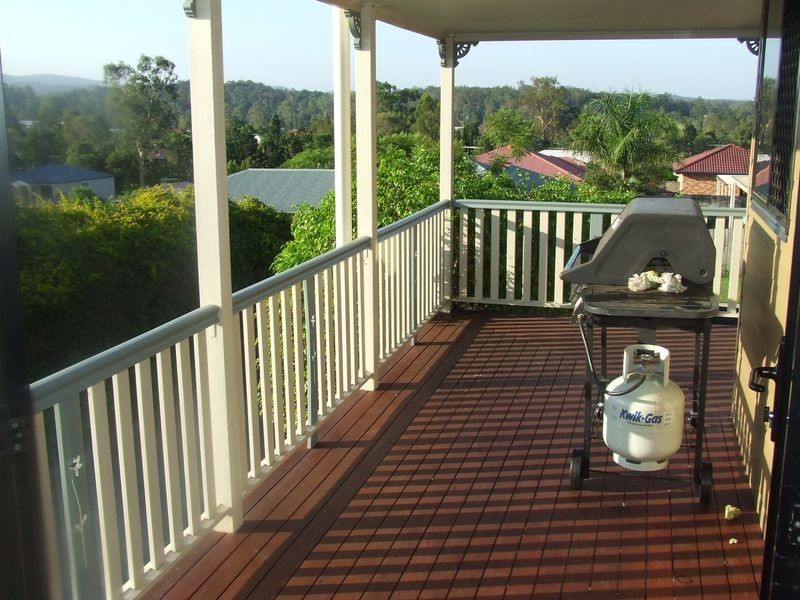 8 Taradale Close, Moggill QLD 4070