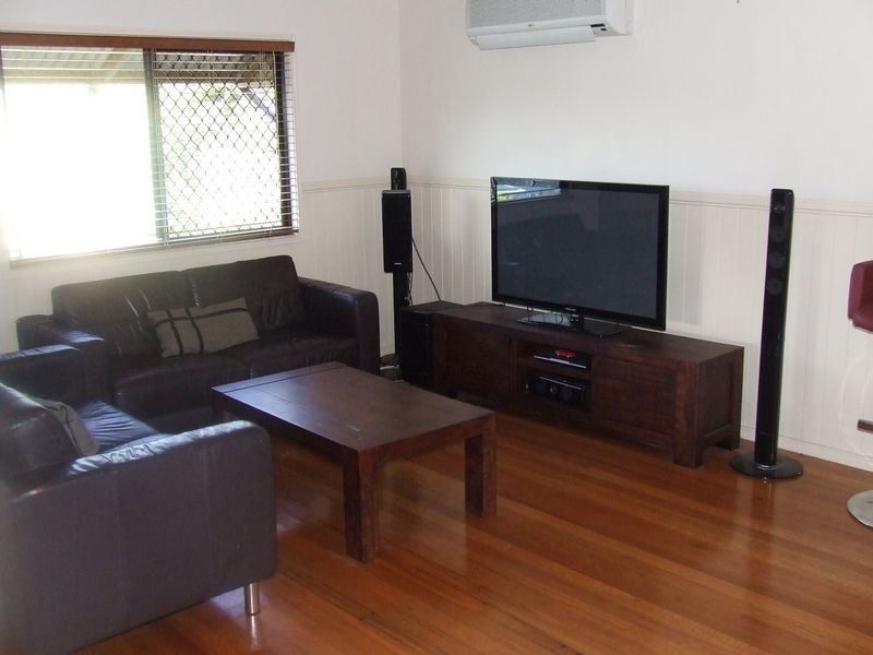 8 Taradale Close, Moggill QLD 4070