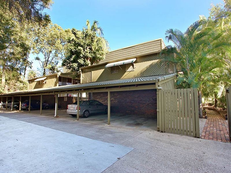 4/124 Sir Fred Schonell Drive, St Lucia QLD 4067