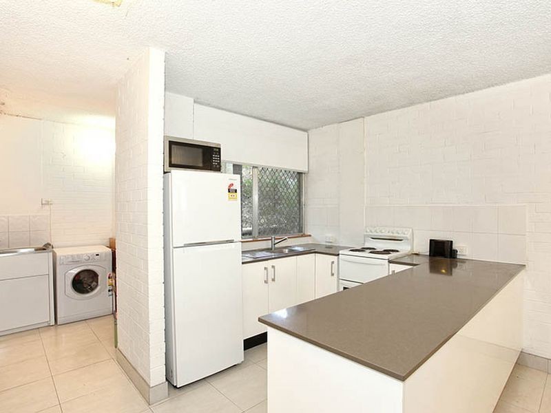 4/124 Sir Fred Schonell Drive, St Lucia QLD 4067