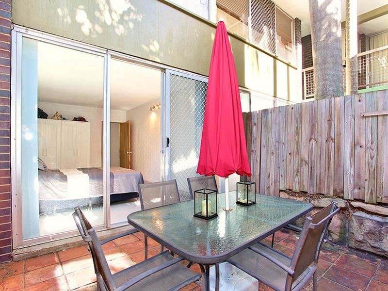 4/124 Sir Fred Schonell Drive, St Lucia QLD 4067