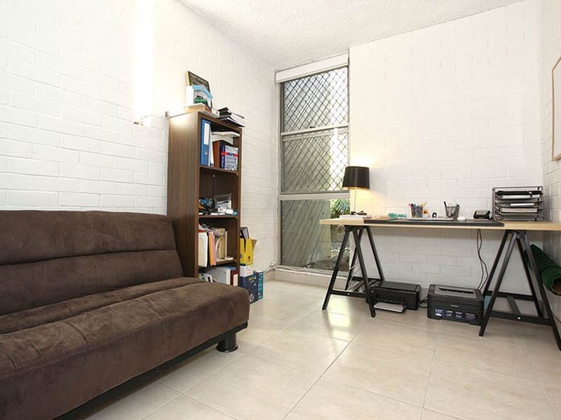 4/124 Sir Fred Schonell Drive, St Lucia QLD 4067