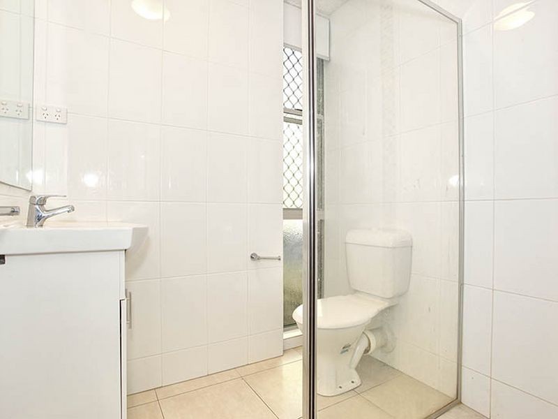 4/124 Sir Fred Schonell Drive, St Lucia QLD 4067