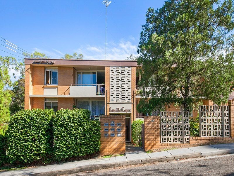 2/225 Carmody Road, St Lucia QLD 4067