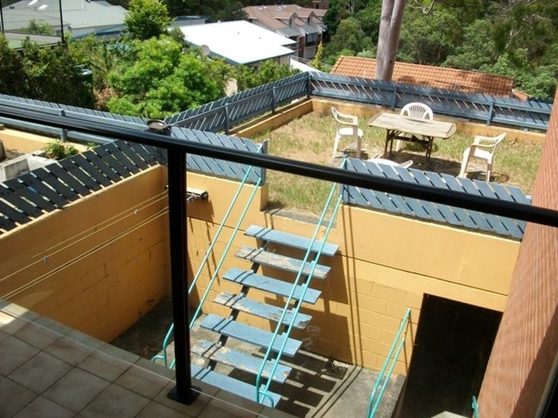 2/75 Bellevue Terrace, St Lucia QLD 4067