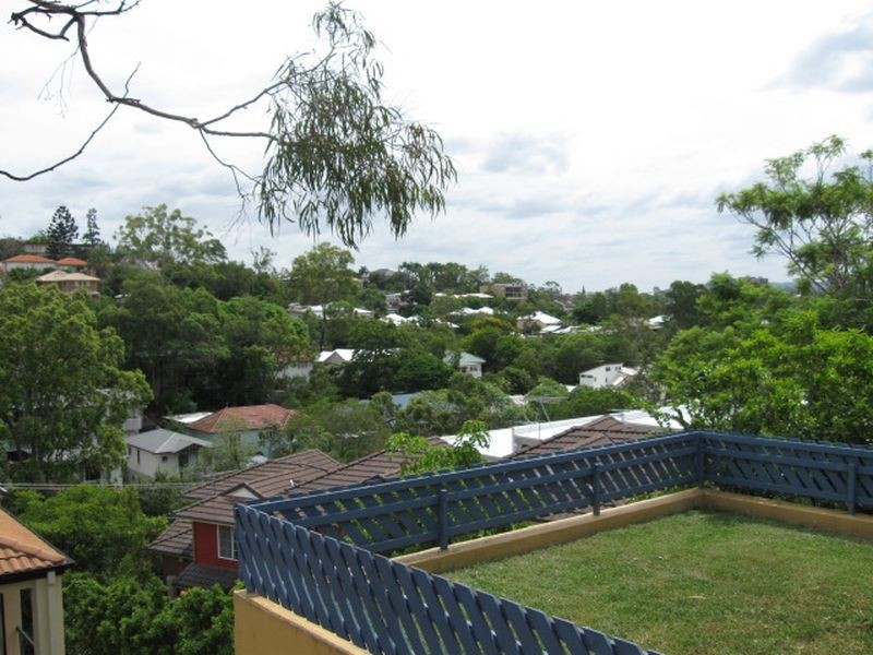 2/75 Bellevue Terrace, St Lucia QLD 4067