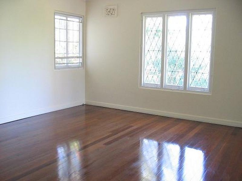 100 Eighth Avenue, St Lucia QLD 4067