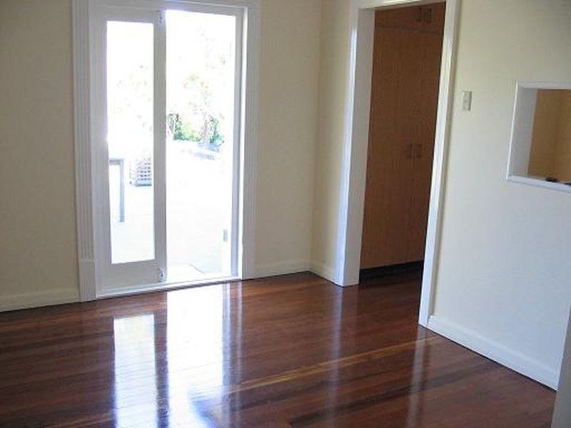 100 Eighth Avenue, St Lucia QLD 4067