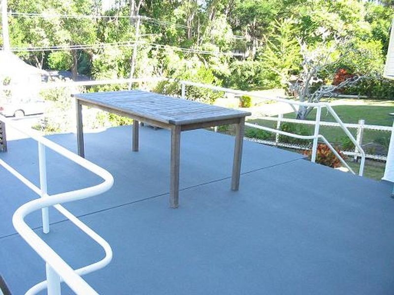 100 Eighth Avenue, St Lucia QLD 4067