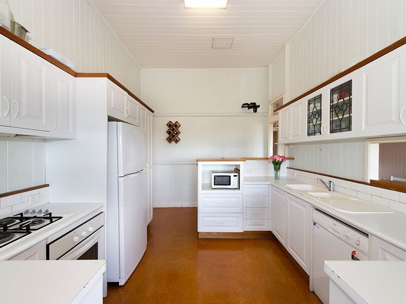 22 Swann Road, Taringa QLD 4068