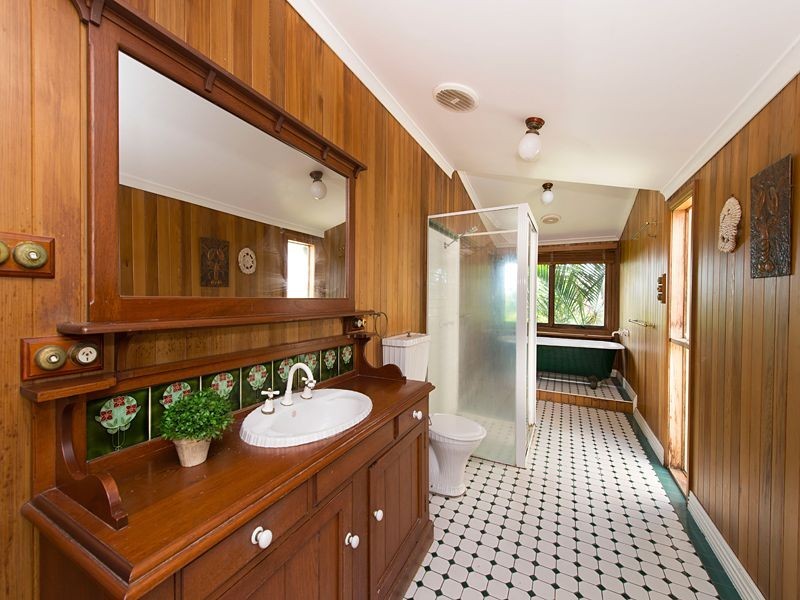 22 Swann Road, Taringa QLD 4068