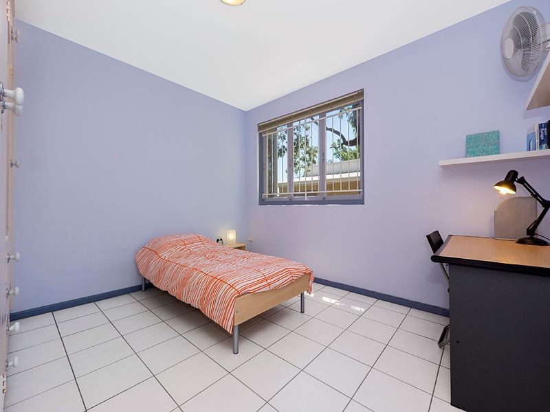 2/70 Mitre Street, St Lucia QLD 4067