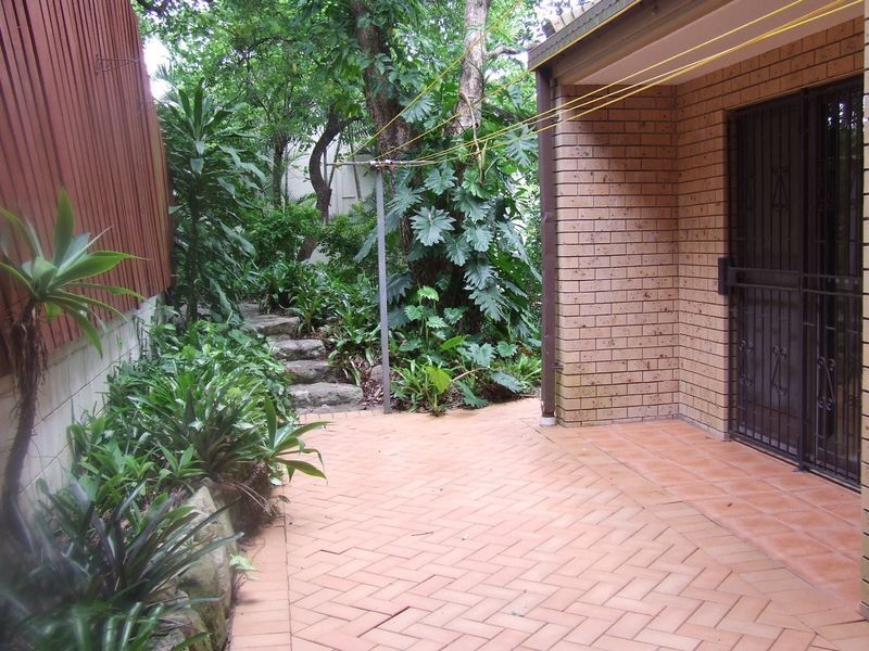 1/14 Bishop Street, St Lucia QLD 4067