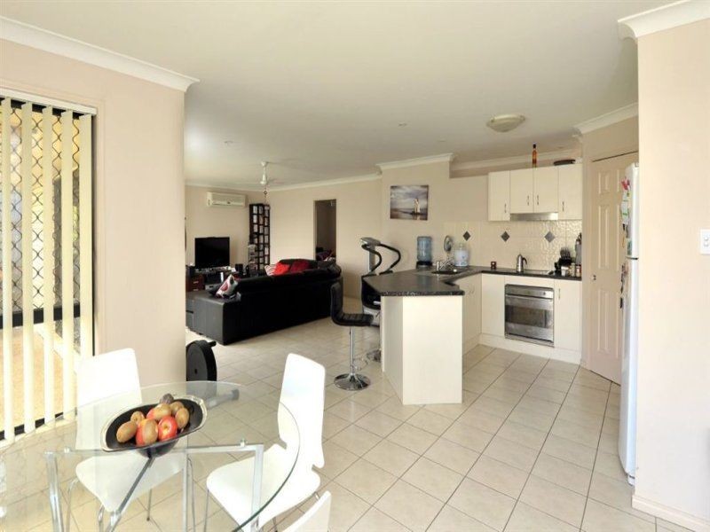 17 Salubris Place, Moggill QLD 4070