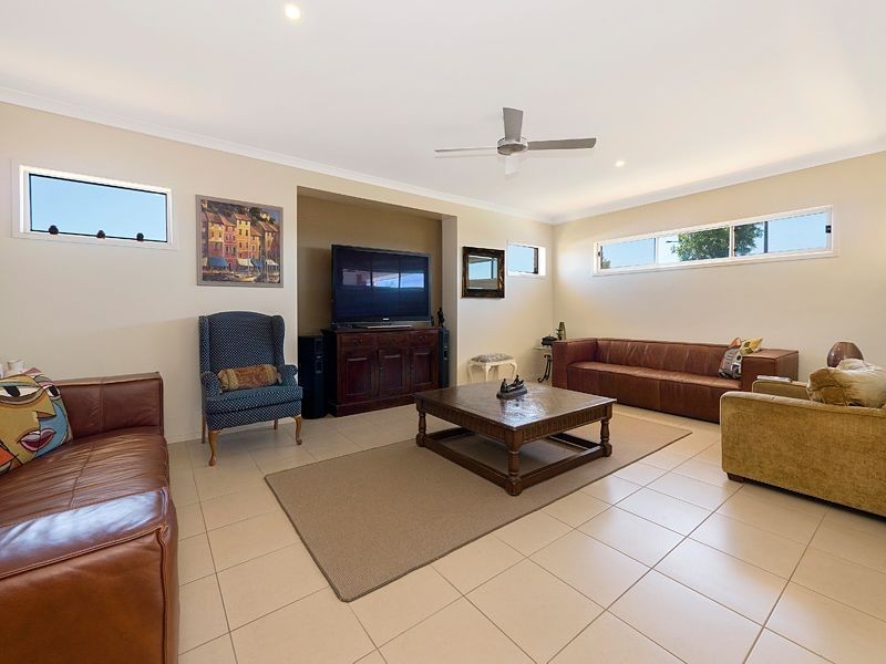 4 Kauri Pine Close, Moggill QLD 4070