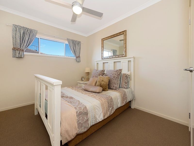 4 Kauri Pine Close, Moggill QLD 4070