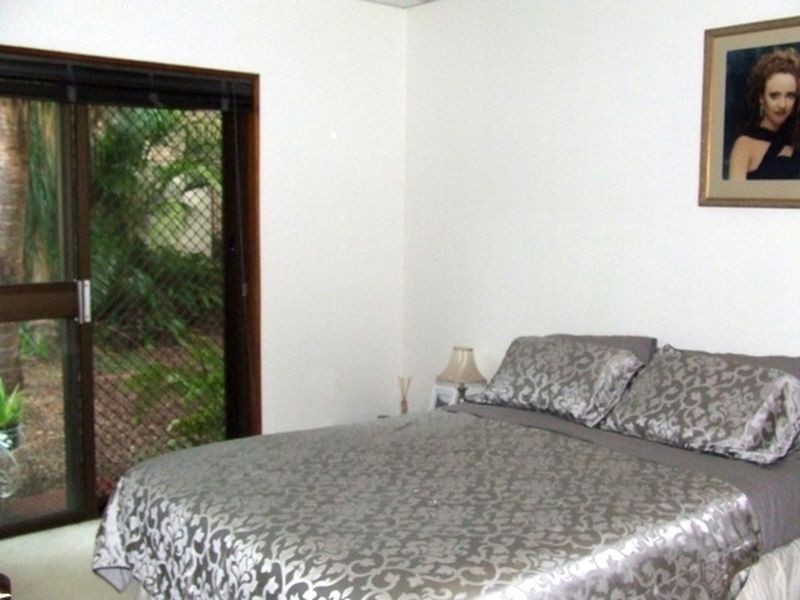 43 Kenmore Road, Kenmore QLD 4069