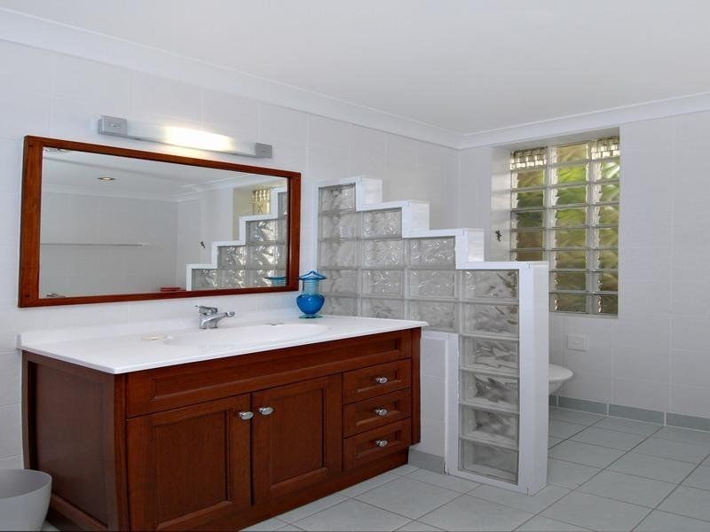 43 Kenmore Road, Kenmore QLD 4069