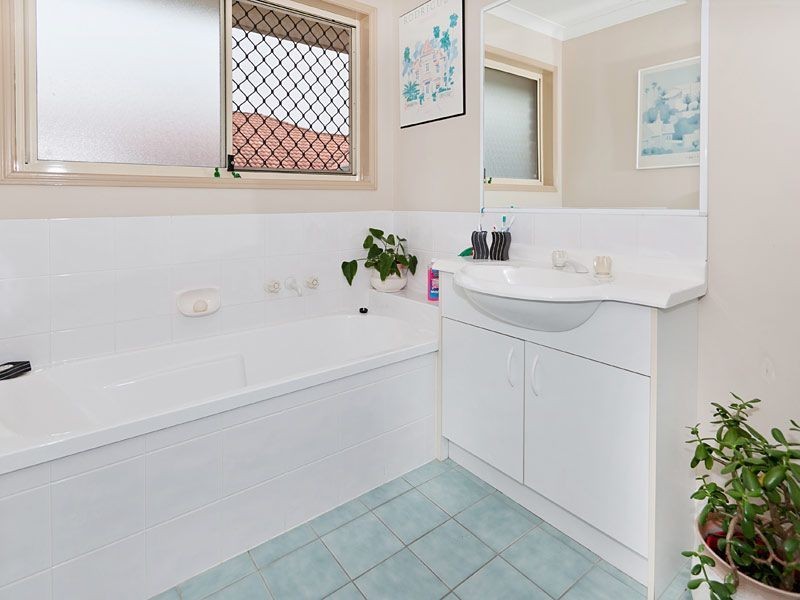 30 Mayfair Place, Moggill QLD 4070