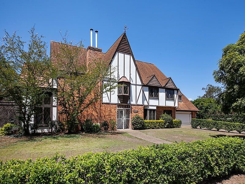 1 Conebush Crescent, Bellbowrie QLD 4070