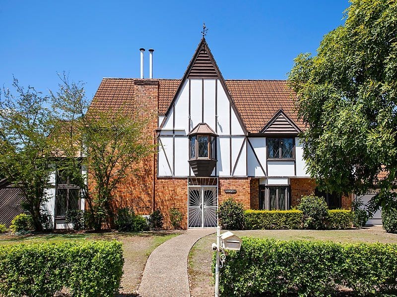 1 Conebush Crescent, Bellbowrie QLD 4070