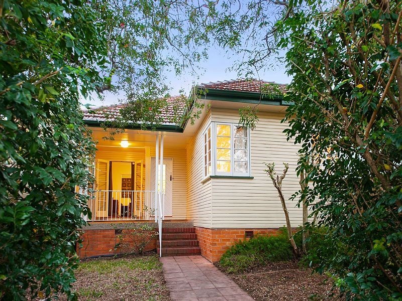 35 Burns Road, Toowong QLD 4066