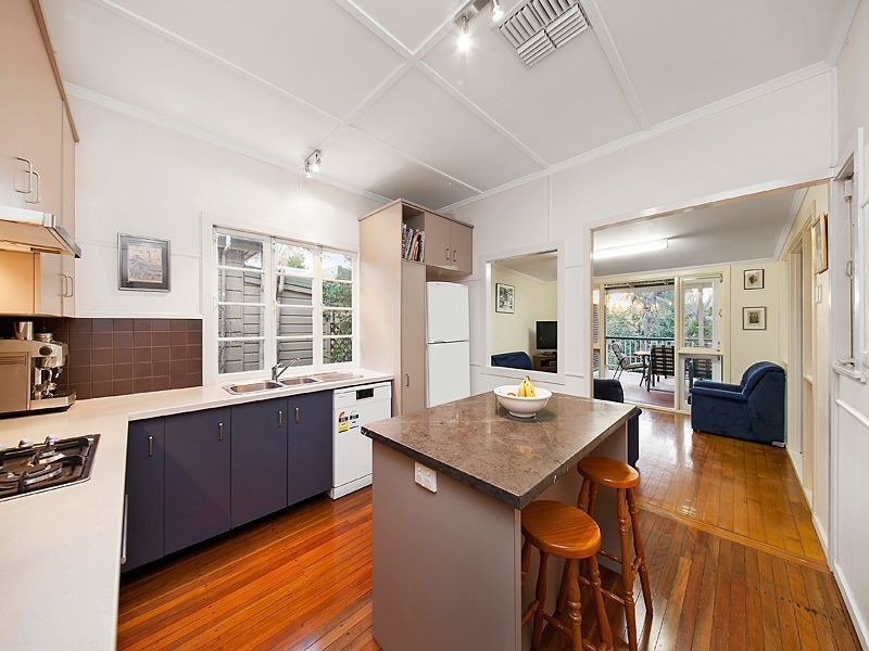35 Burns Road, Toowong QLD 4066
